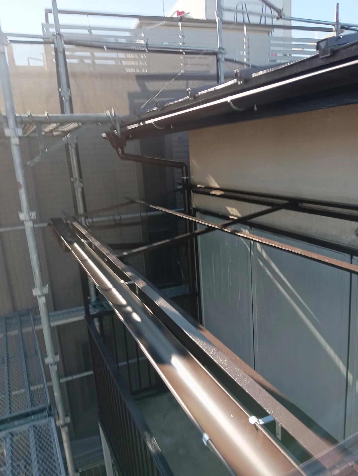 バルコニーの屋根の張り替え