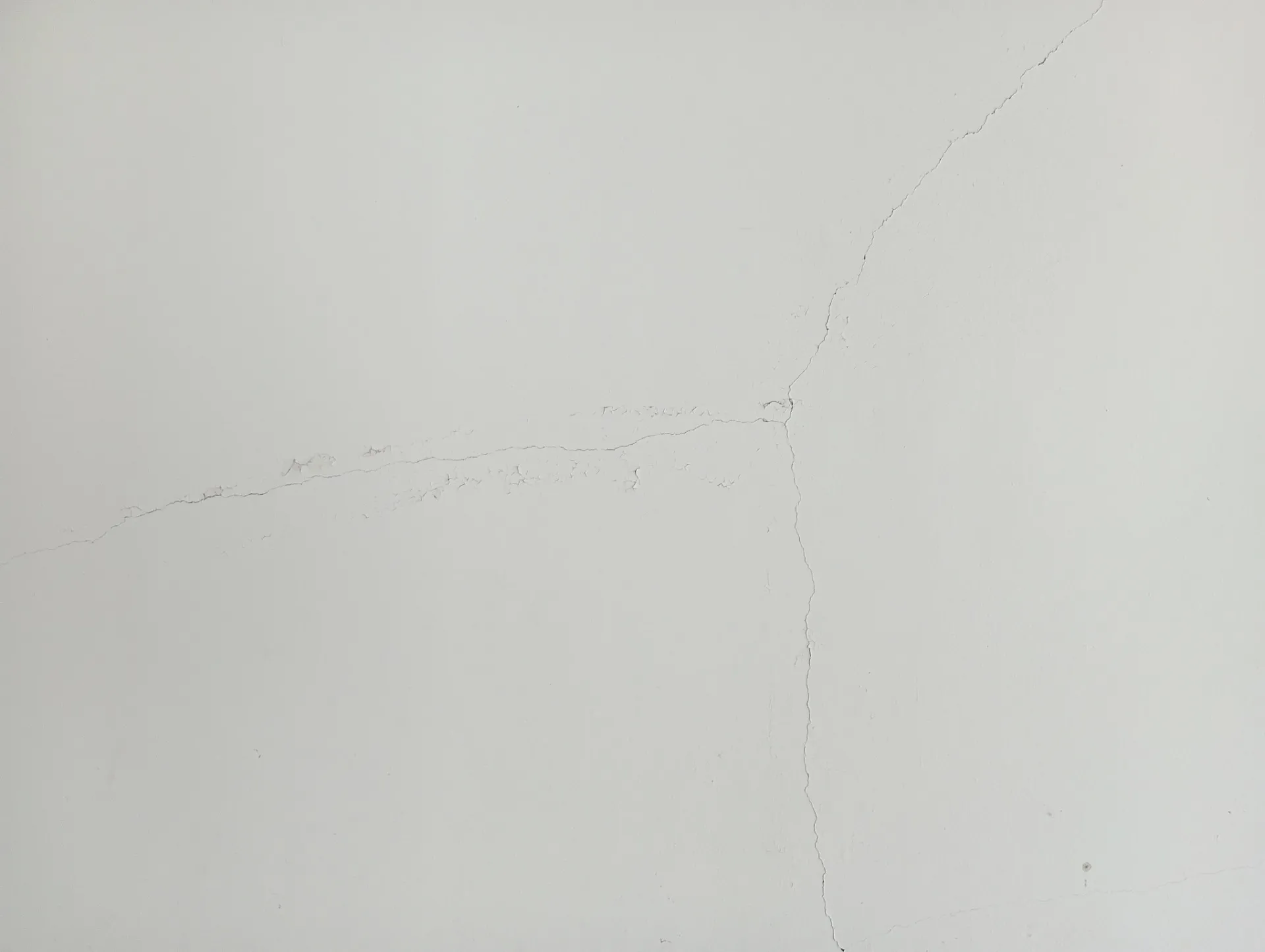 在来浴室の壁のひび割れ補修